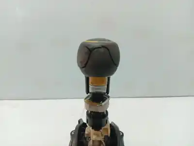 Second-hand car spare part gear lever for opel astra h gtc (a04) 1.9 cdti (l08) oem iam references 09028010  