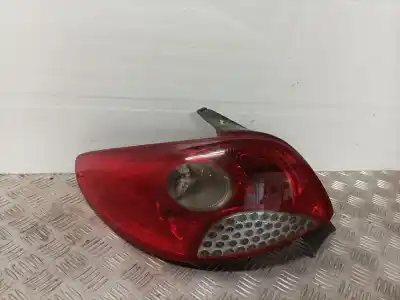 Recambio de automóvil de segunda mano de piloto trasero izquierdo para peugeot 206 berlina 1.4 hdi referencias oem iam 6350gv  