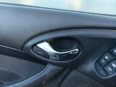 Recambio de automóvil de segunda mano de maneta interior delantera izquierda para ford focus i sedán (dfw) 1.8 turbo di / tddi referencias oem iam 