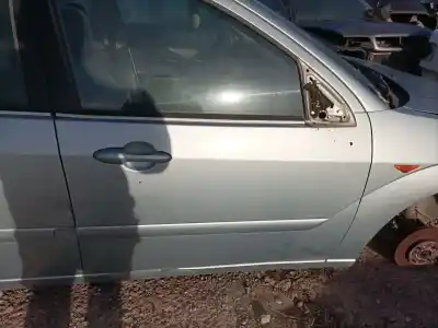 Recambio de automóvil de segunda mano de PUERTA DELANTERA DERECHA para FORD FOCUS I SEDÁN (DFW)  referencias OEM IAM   