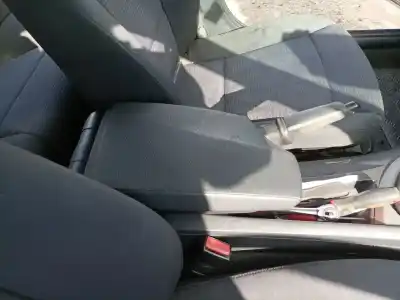 Peça sobressalente para automóvel em segunda mão apoio de braço consola central por bmw 1 (e87) 118 d referências oem iam 51169110501