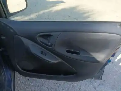 Pezzo di ricambio per auto di seconda mano rivestimento porta anteriore destro per toyota yaris (_p1_) 1.0 (scp10_) riferimenti oem iam 