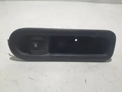 Peça sobressalente para automóvel em segunda mão botão / interruptor elevador vidro dianteiro direito por renault clio iii expression referências oem iam 8200356517b