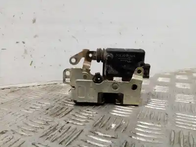 Автозапчастина б/у замок дверей заднього лівого для dacia logan * посилання на oem iam   