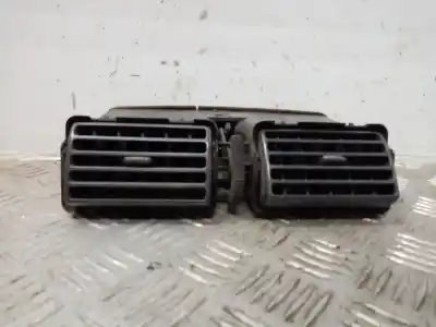 Pièce détachée automobile d'occasion grille d'aération pour toyota picnic (m10) 2.2 td 90 cv / 66 kw références oem iam   