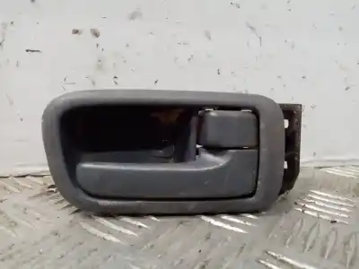 Peça sobressalente para automóvel em segunda mão puxador interior traseiro direito por toyota picnic (m10) 2.2 td 90 cv / 66 kw referências oem iam 