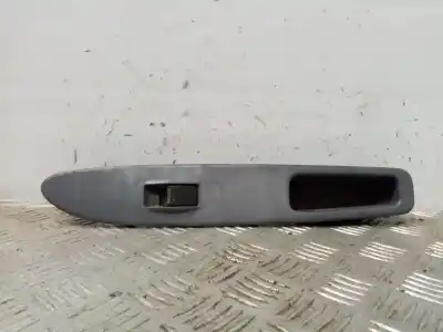 Peça sobressalente para automóvel em segunda mão botão / interruptor elevador vidro dianteiro direito por toyota picnic (m10) 2.2 td 90 cv / 66 kw referências oem iam 
