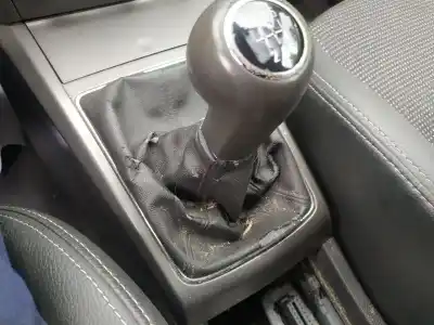 Pezzo di ricambio per auto di seconda mano leva del cambio per opel astra h gtc (a04) 1.9 cdti (l08) riferimenti oem iam 55350247  