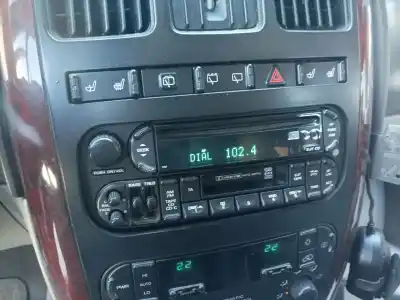 Pezzo di ricambio per auto di seconda mano impianto audio / radio cd per chrysler voyager (rg) 2.8 crd cat riferimenti oem iam p05064385ae  