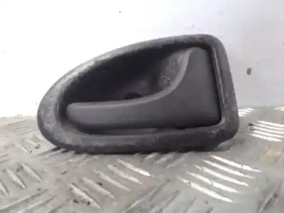 Peça sobressalente para automóvel em segunda mão puxador interior dianteiro direito por renault trafic combi (ab 4.01) 1.9 diesel referências oem iam 8200028995
