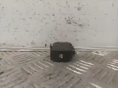 Peça sobressalente para automóvel em segunda mão botão / interruptor elevador vidro dianteiro direito por renault trafic combi (ab 4.01) 1.9 diesel referências oem iam 26488