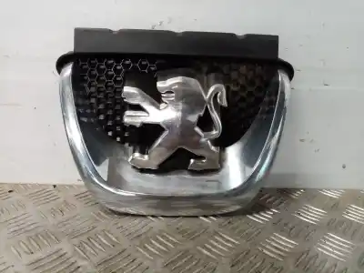 Pièce détachée automobile d'occasion Grille Avant pour PEUGEOT 308 1.6 HDi FAP CAT (9HZ / DV6TED4) Références OEM IAM 9680505177  