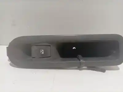 Recambio de automóvil de segunda mano de MANDO ELEVALUNAS TRASERO DERECHO para RENAULT SCENIC II  referencias OEM IAM 315029B  2808202