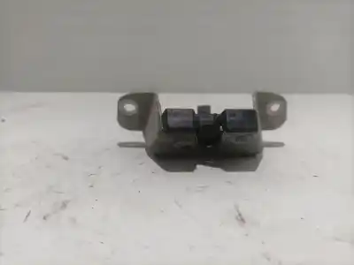 Pièce détachée automobile d'occasion COFFRE / SERRURE DE PORTE pour TOYOTA AYGO  Références OEM IAM 693500H010  