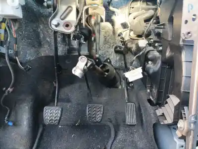 Recambio de automóvil de segunda mano de pedal embrague para toyota aygo (kgb/wnb) referencias oem iam 313010h020