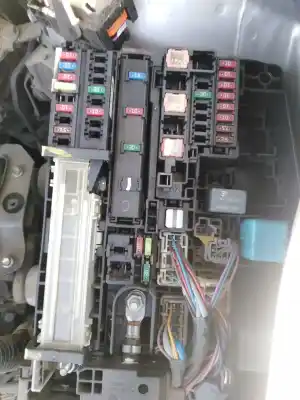 Second-hand car spare part fuse box unit for toyota auris auris (2006-2012) oem iam references   