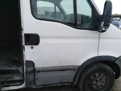 Recambio de automóvil de segunda mano de PUERTA DELANTERA DERECHA para IVECO DAILY CAJA ABIERTA  referencias OEM IAM   