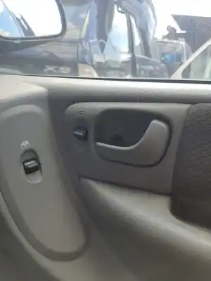 Автозапчасти б/у внутри передней правой ручки за chrysler voyager (rg) 2.4 cat ссылки oem iam 