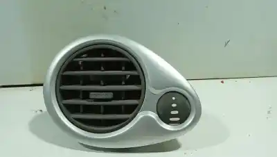 Second-hand car spare part air vent for renault clio iii 2.0 16v oem iam references 8200645161