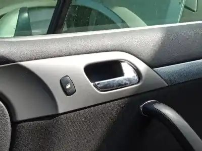 Second-hand car spare part interior right front handle for peugeot 407 sw (6e_) 2.0 hdi 135 oem iam references 