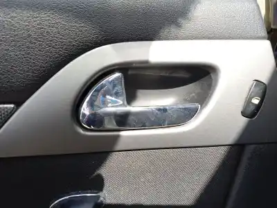 Second-hand car spare part interior left rear handle for peugeot 407 sw (6e_) 2.0 hdi 135 oem iam references 