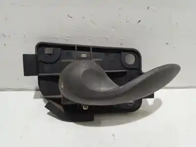 Peça sobressalente para automóvel em segunda mão Puxador Interior Dianteiro Esquerdo por FIAT PUNTO BERLINA (188) 1.2 8V Dynamic Referências OEM IAM   