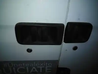 Recambio de automóvil de segunda mano de maneta exterior lateral derecha para renault master ii phase 2 caja cerrada 2.5 dci diesel cat referencias oem iam 