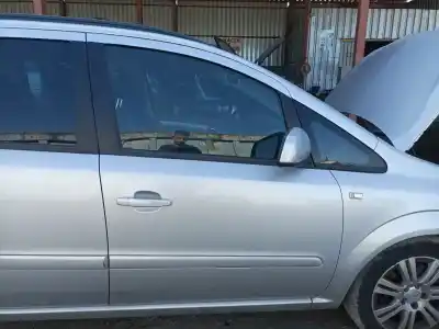 Recambio de automóvil de segunda mano de PUERTA DELANTERA DERECHA para OPEL ZAFIRA / ZAFIRA FAMILY B (A05)  referencias OEM IAM   