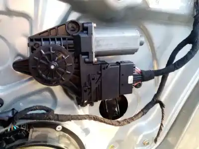 Pezzo di ricambio per auto di seconda mano Alzacristalli Posteriore Destro per VOLKSWAGEN PASSAT B5.5 VARIANT (3B6) 1.9 TDI Riferimenti OEM IAM 3B5839756C  
