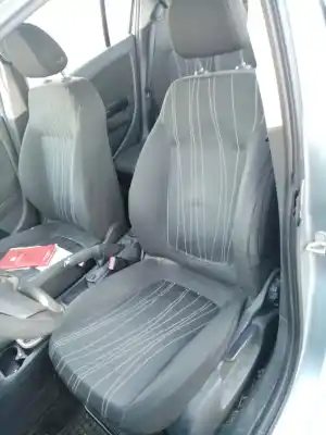 Автозапчасти б/у левое переднее сидение за opel corsa d (s07) 1.2 (l08, l68) ссылки oem iam 13295212  