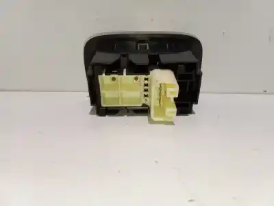 Second-hand car spare part right front power window switch for toyota auris (_e15_) 1.4 d-4d (nde150_) oem iam references 848100d030  