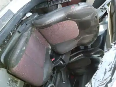 Tweedehands auto-onderdeel RECHTER VOORSTOEL voor HYUNDAI COUPE (GK)  OEM IAM-referenties 882602C110  
