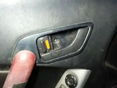 Piesă de schimb auto la mâna a doua mâner interior stânga fata pentru hyundai coupe (gk) 1.6 fx referințe oem iam 826102c000lk  