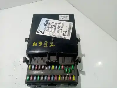 Pièce détachée automobile d'occasion BOÎTES À FUSIBLES pour RENAULT LAGUNA II GRANDTOUR (KG0/1_)  Références OEM IAM 8200660166  