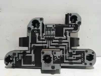 Second-hand car spare part Lampholder for RENAULT MEGANE I (BA0/1_) 1.4 16V (BA0D, BA1H, BA0W, BA10) OEM IAM references   