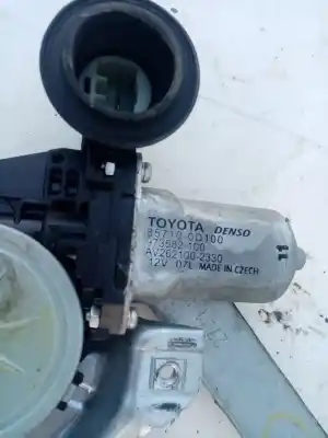 Peça sobressalente para automóvel em segunda mão elevador de vidros dianteiro direito por toyota auris (_e15_) 1.4 d-4d (nde150_) referências oem iam 6981002320  
