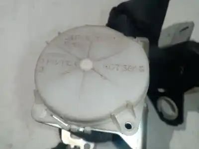 Автозапчастина б/у задній центральний гачок для toyota yaris (ksp9/scp9/nlp9) 1.4 turbodiesel cat посилання на oem iam h073818  90105c0012