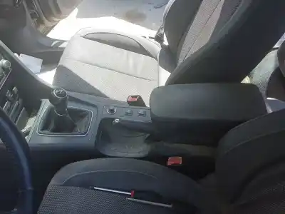 Pezzo di ricambio per auto di seconda mano CONSOLE CENTRALE per SEAT EXEO ST (3R5)  Riferimenti OEM IAM 3R0863241 3R0863241A / 3R0863241B 3R0863241D / 3R0863241E