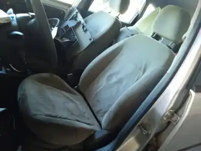 Автозапчастина б/у ліве передне сиділо для FORD FIESTA V (JH_, JD_) 1.4 16V Посилання на OEM IAM 1367867  1324195
