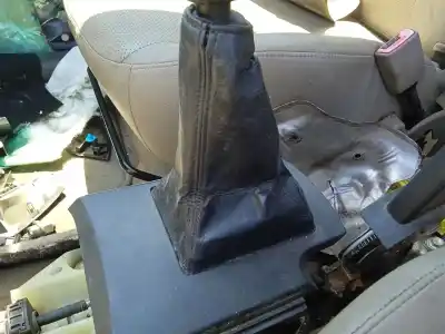 Автозапчасти б/у накладка рычага передач за toyota rav 4 iii (_a3_) 2.2 d 4wd (ala30_) ссылки oem iam 5880842050