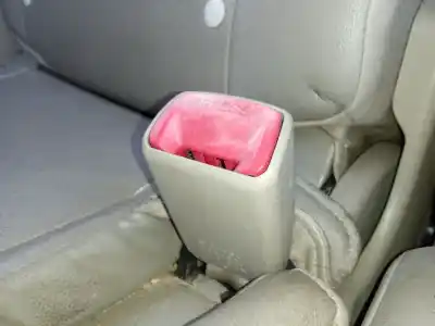 Автозапчасти б/у крюк для ремня задний правый за toyota rav 4 iii (_a3_) 2.2 d 4wd (ala30_) ссылки oem iam 7338042080e0