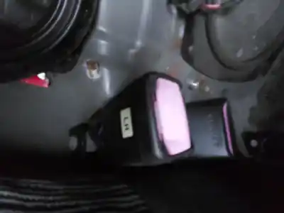 Автозапчасти б/у крюк для ремня задний правый за kia cee´d d4fbl ссылки oem iam 898401h000eq  