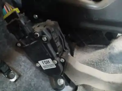 Second-hand car spare part accelerator pedal for kia cee'd fastback (ed) 1.4 cvvt oem iam references 327002r300  