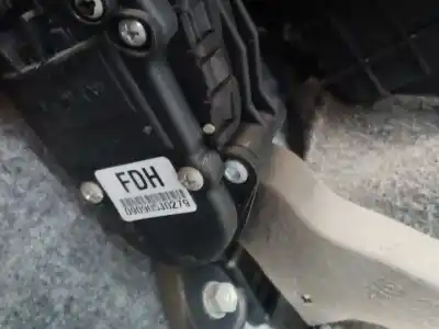 Second-hand car spare part accelerator pedal for kia cee'd fastback (ed) 1.4 cvvt oem iam references 327002r300  
