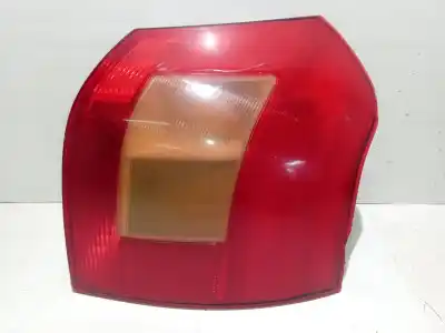 Pezzo di ricambio per auto di seconda mano luci posteriori destra per toyota corolla (_e12_) 2.0 d-4d (cde120_) riferimenti oem iam 8155102150