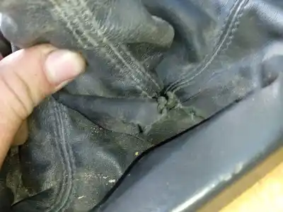 Second-hand car spare part gear lever trim for skoda superb i (3u4) 2.0 tdi oem iam references 3u0711113  