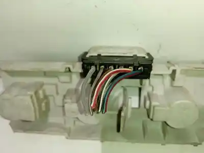 Second-hand car spare part lampholder for skoda superb i (3u4) 2.0 tdi oem iam references 3u5945257  