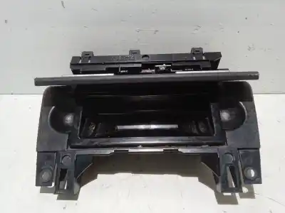 Автозапчастина б/у попільничка для audi a4 b7 (8ec) 2.5 tdi посилання на oem iam 8e0857951h  