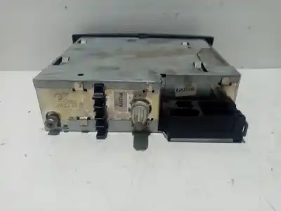 Second-hand car spare part audio system / radio cd for renault clio iii (br0/1, cr0/1) 1.5 dci (br17, cr17) oem iam references 8200607915  