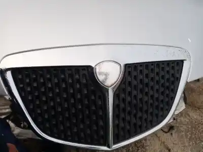 Автозапчасти б/у передняя решетка радиатора за lancia ypsilon (843_) 1.3 d multijet (843.axe11, 843.axe1a) ссылки oem iam 735459659